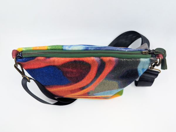 Light Waves Moquette Carpet Bag