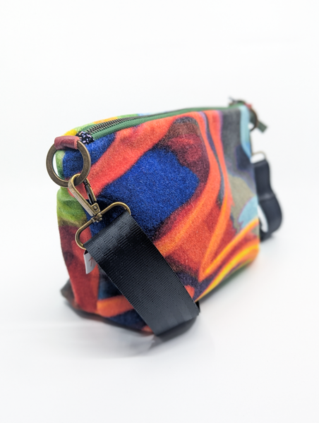Light Waves Moquette Carpet Bag