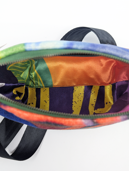 Light Waves Moquette Carpet Bag