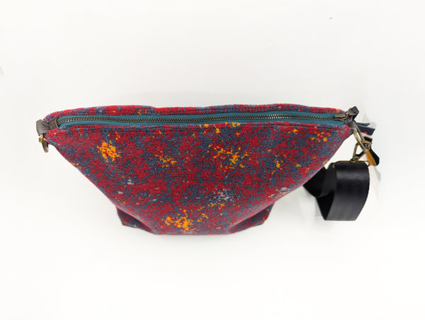 Sydney Priority Waratah Train Large Carpet Bag