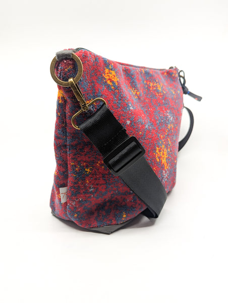 Sydney Priority Waratah Train Large Carpet Bag