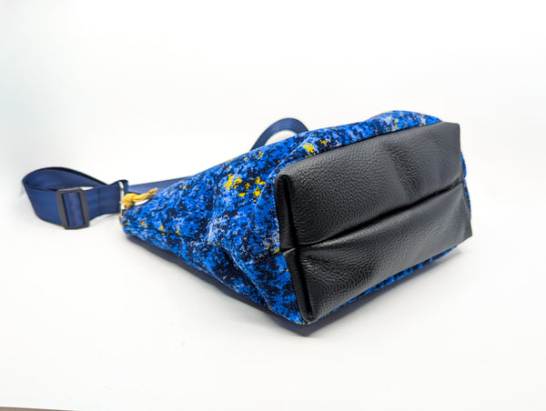 Waratah Train Moquette Large Carpet Bag