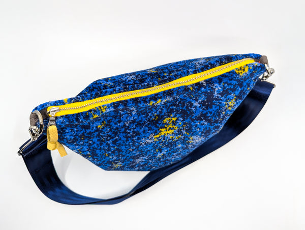 Waratah Train Moquette Large Carpet Bag
